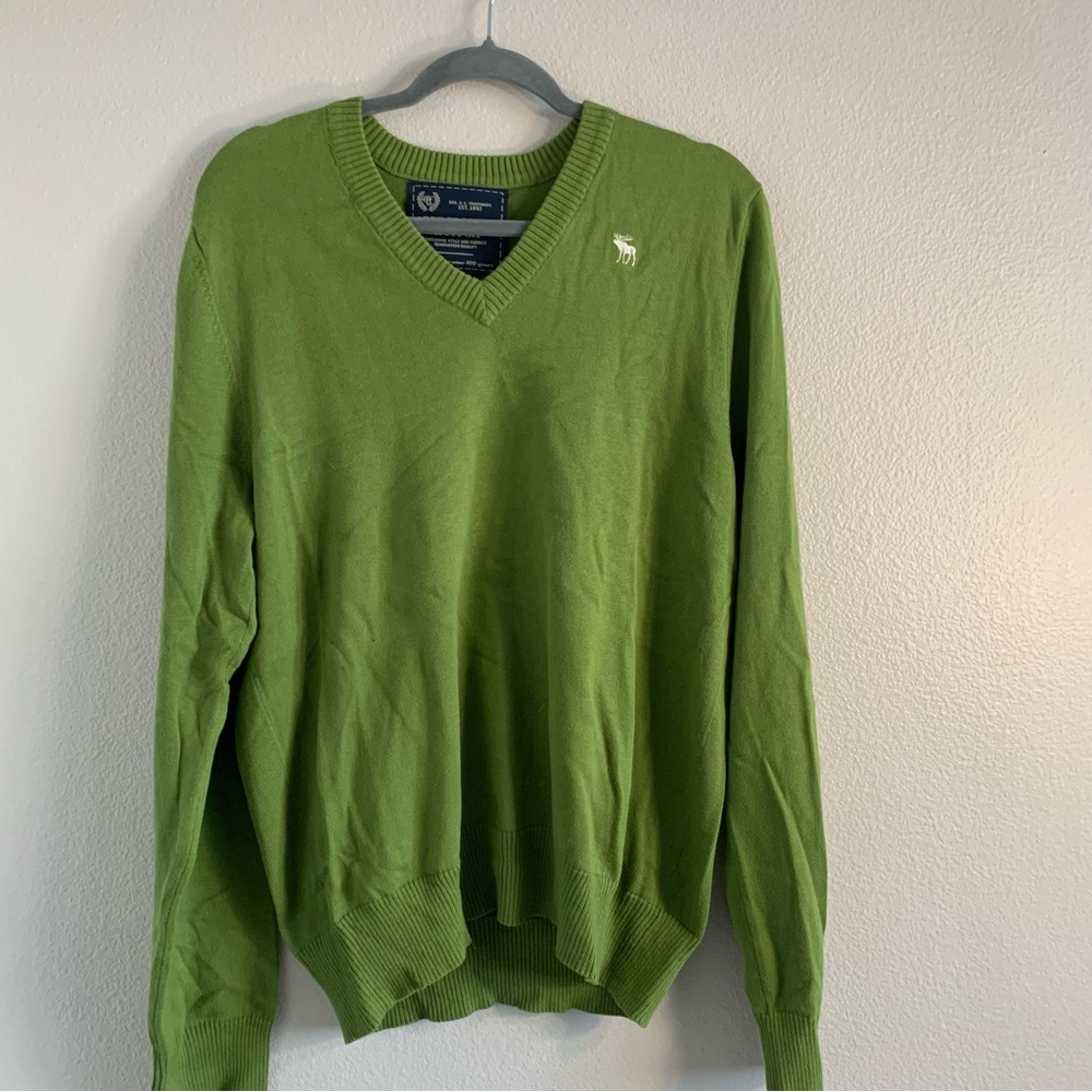 Abercrombie & Fitch Green V-Neck Sweater with Ribbed Cuffs